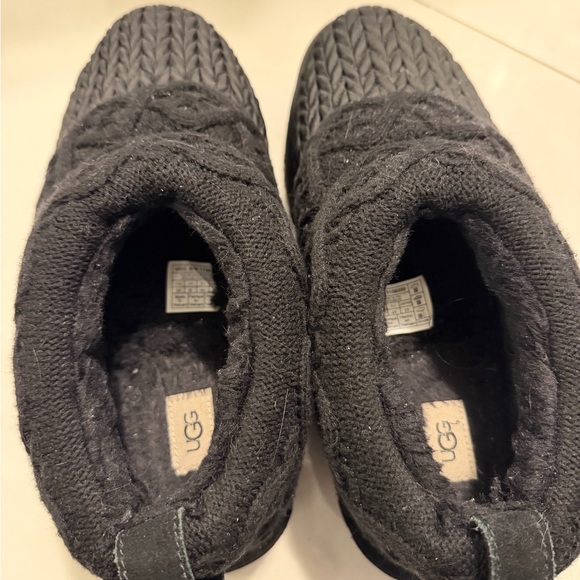 UGG Kids Black Cable Knit Slippers - Picture 5 of 6